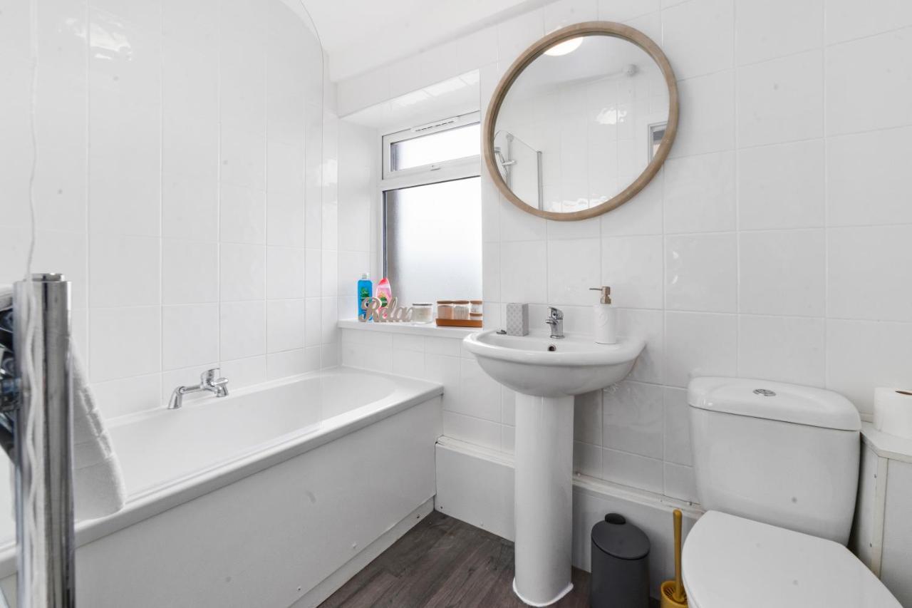 Village Cwtch Whitchurch 2 Bedroom Apartment Кардифф Экстерьер фото